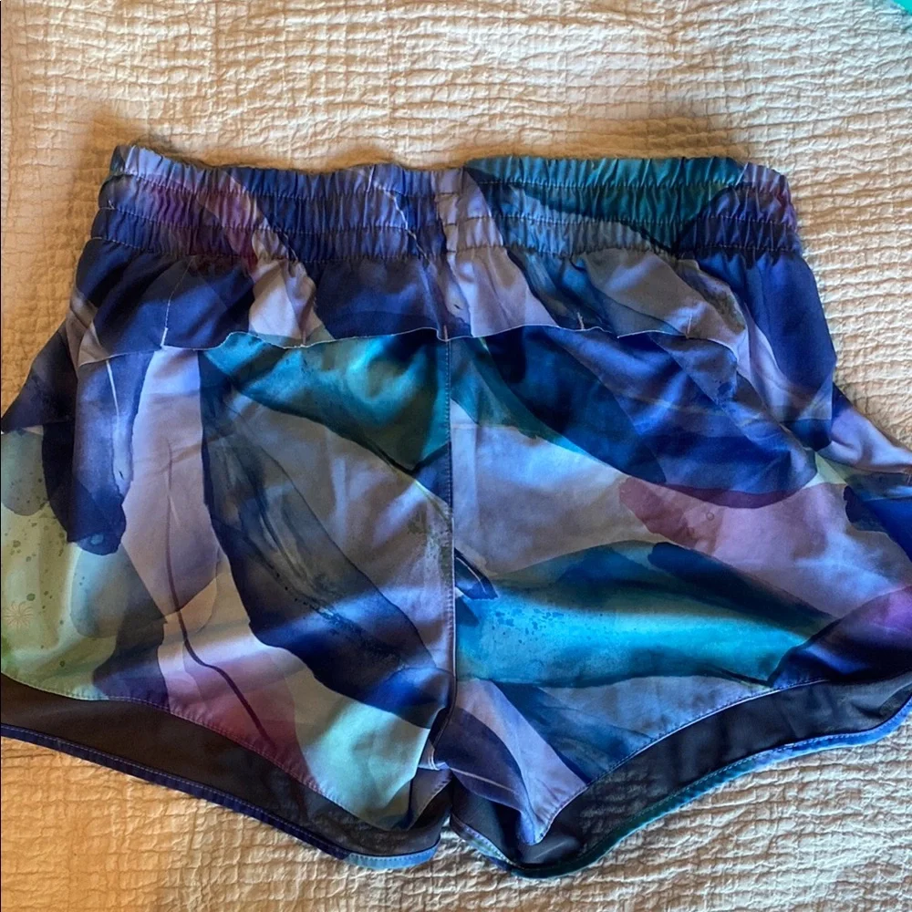 Women's Athleta Mesh Racer Run Multicolor Athletic Shorts - Picture 2 of 4